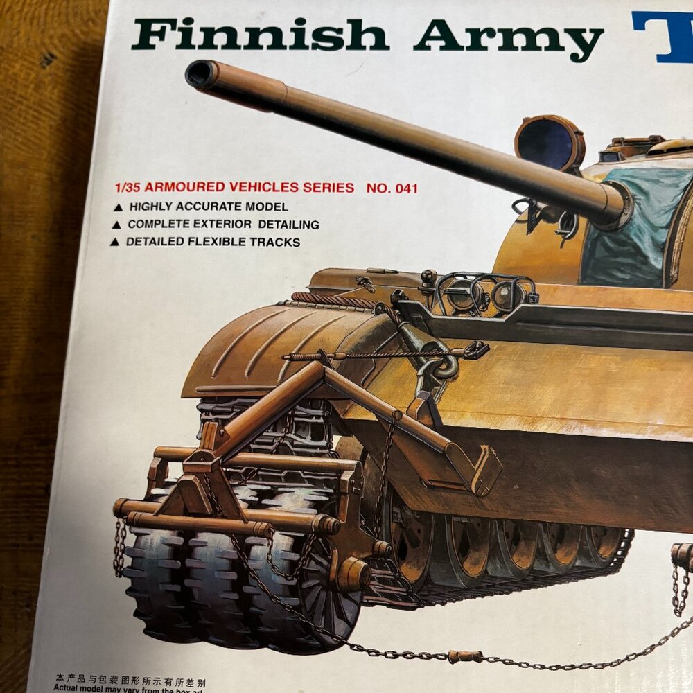 Trumpeter Model Kit Finnish Army Military T-55 Armoured Vehicle Tank 1/35 Sealed
